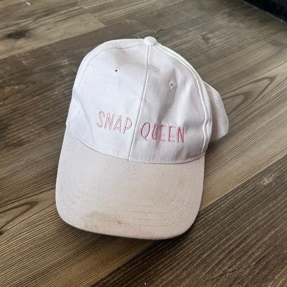 forever 21 “snap queen” white hat cap